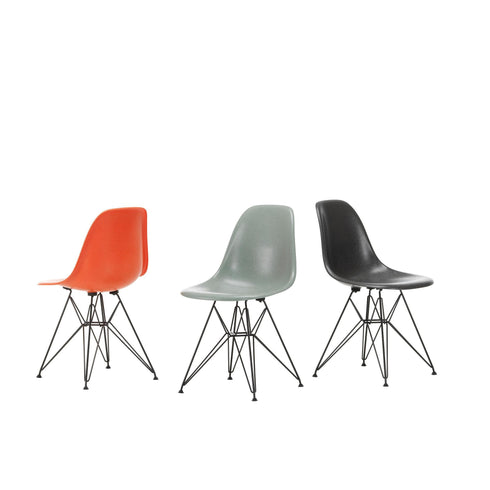 Cadeira Eames DSR em Fibra de Vidro / Base Preta